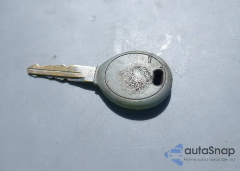 2001 Jeep Cherokee Sport z USA, uszkodzony, nr VIN 1J4FF48SX1L587517